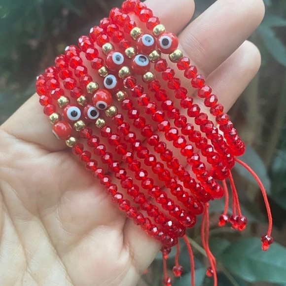 ♥️ Handmade Red Evil Eye Bracelet - Picture 2 of 3